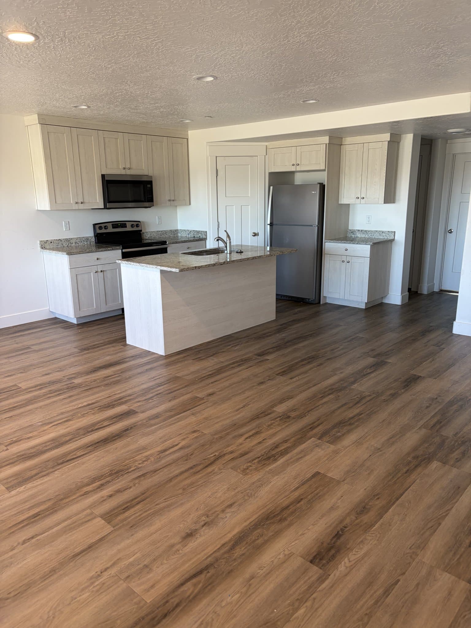 Santaquin Other: 154 E Highland Dr