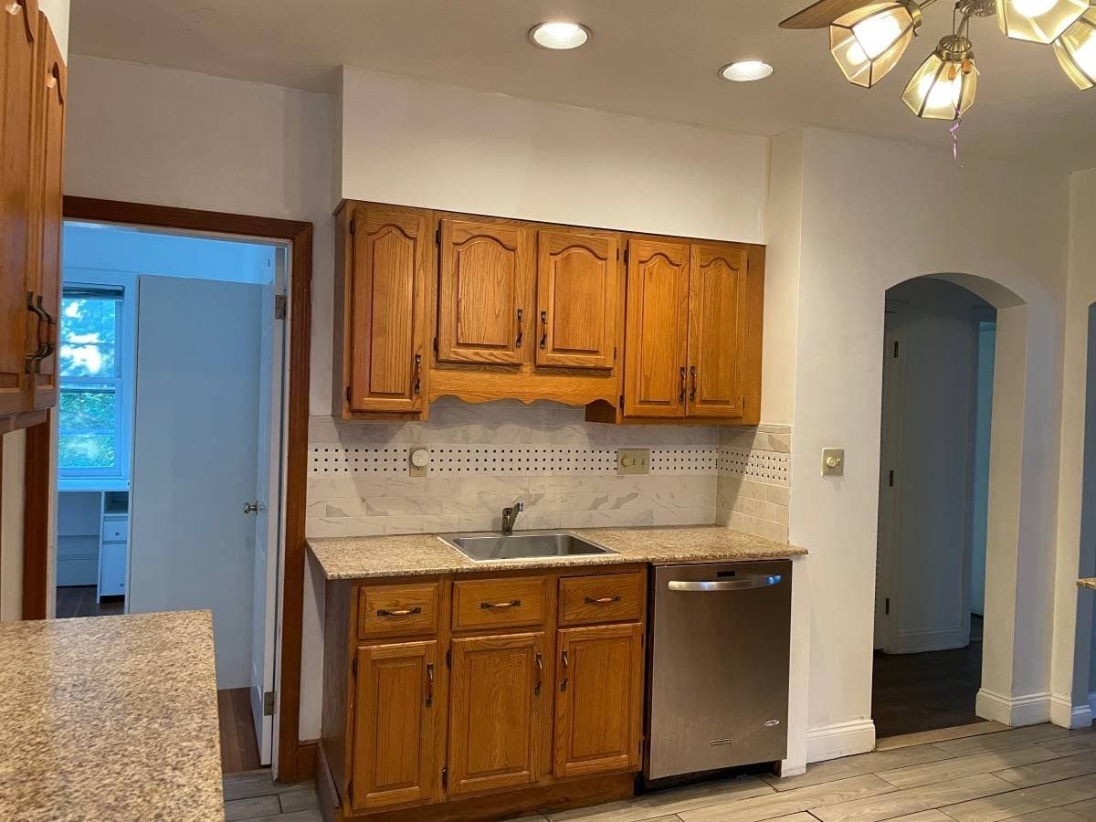 Belmont Single Room: 416 Trapelo Rd