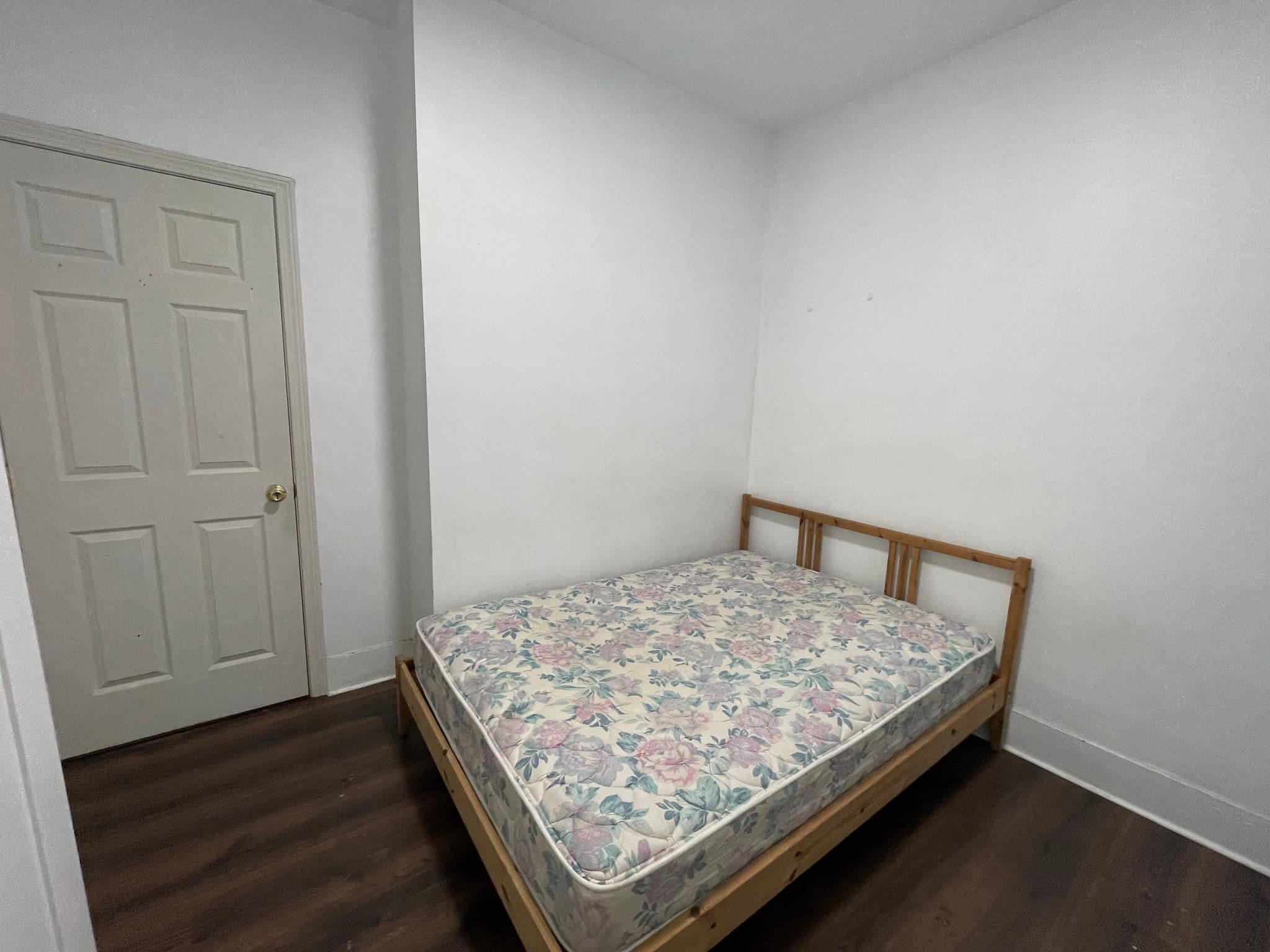 Belmont Single Room: 416 Trapelo Rd