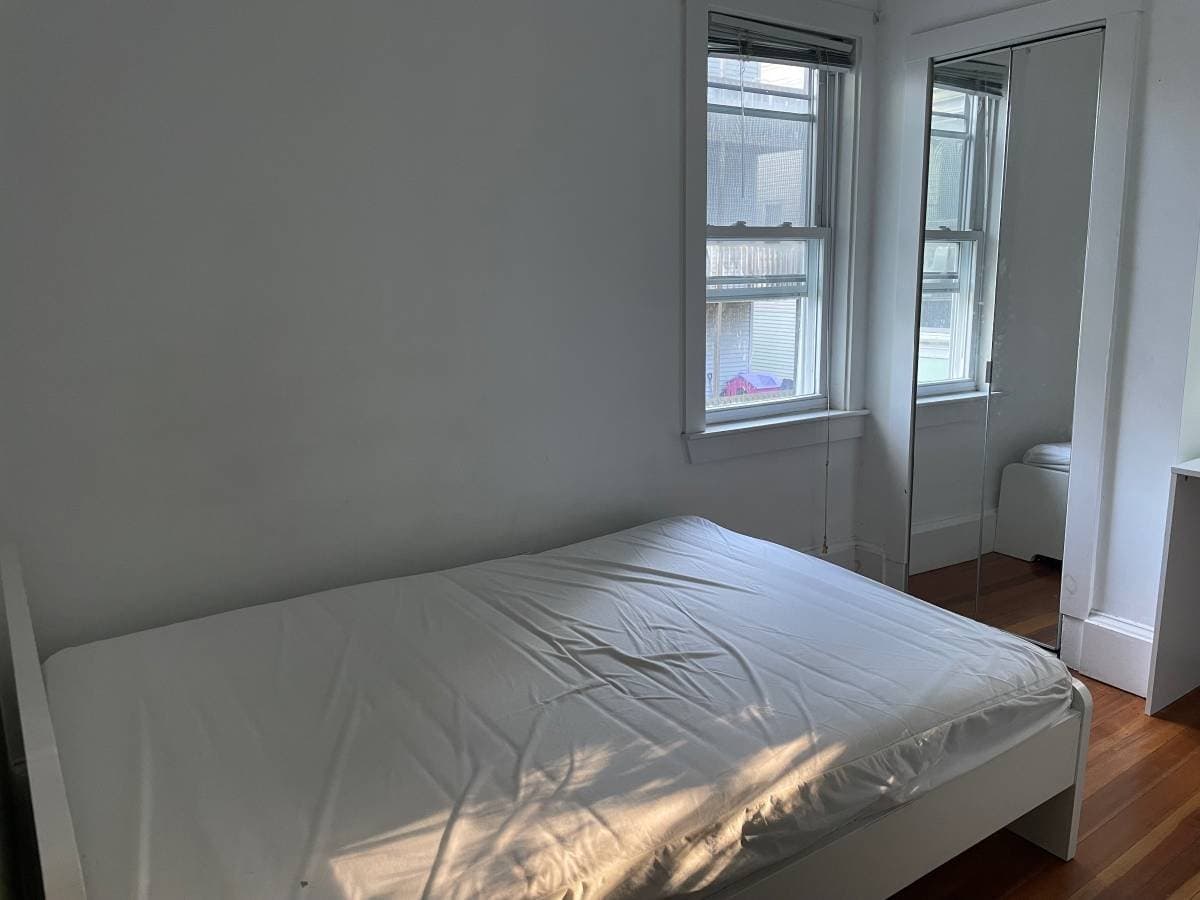 Belmont Single Room: 416 Trapelo Rd