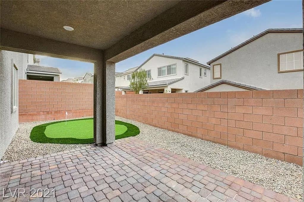 Las Vegas House: 10800 Mulholland Ave