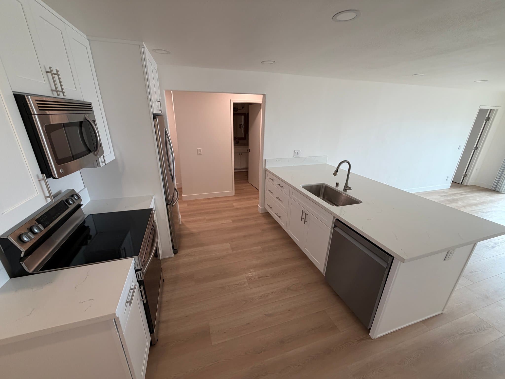 Port Hueneme Condo: 284 E Surfside Dr