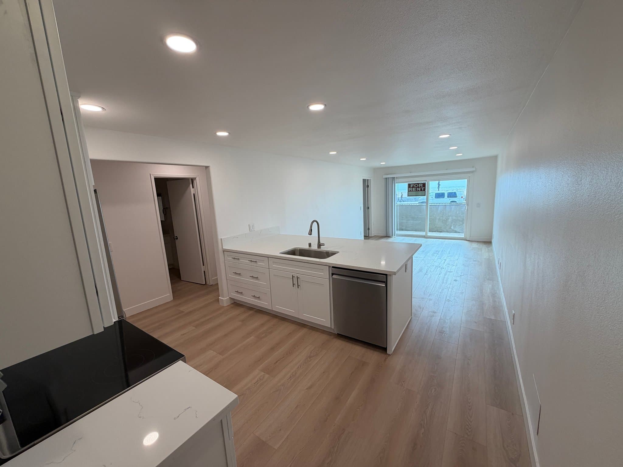 Port Hueneme Condo: 284 E Surfside Dr