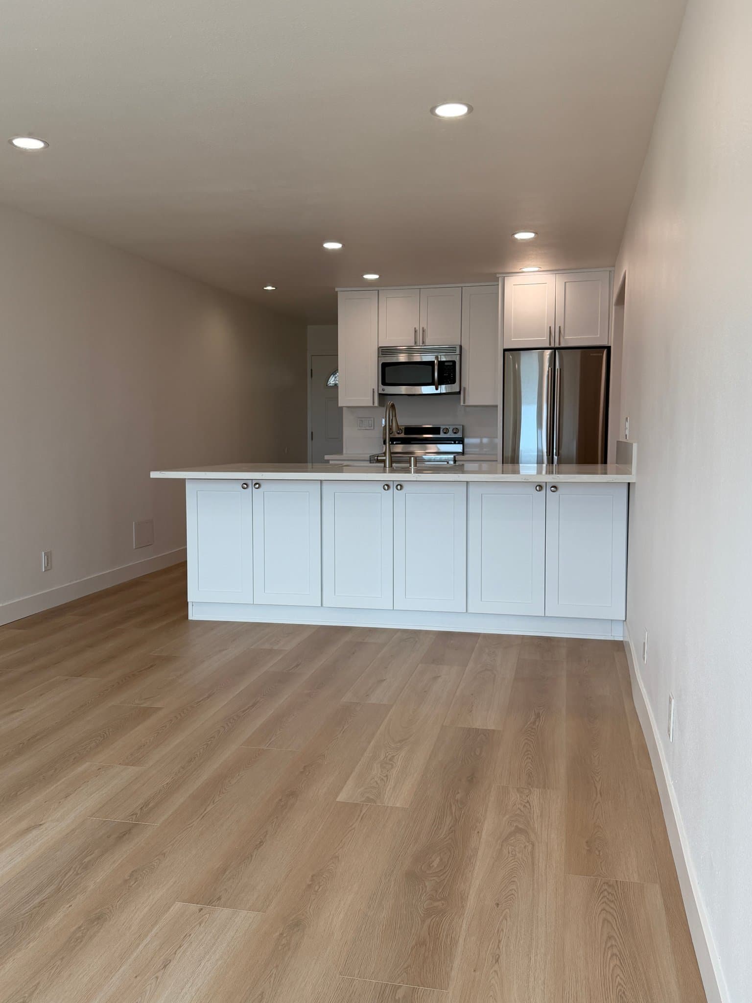 Port Hueneme Condo: 284 E Surfside Dr