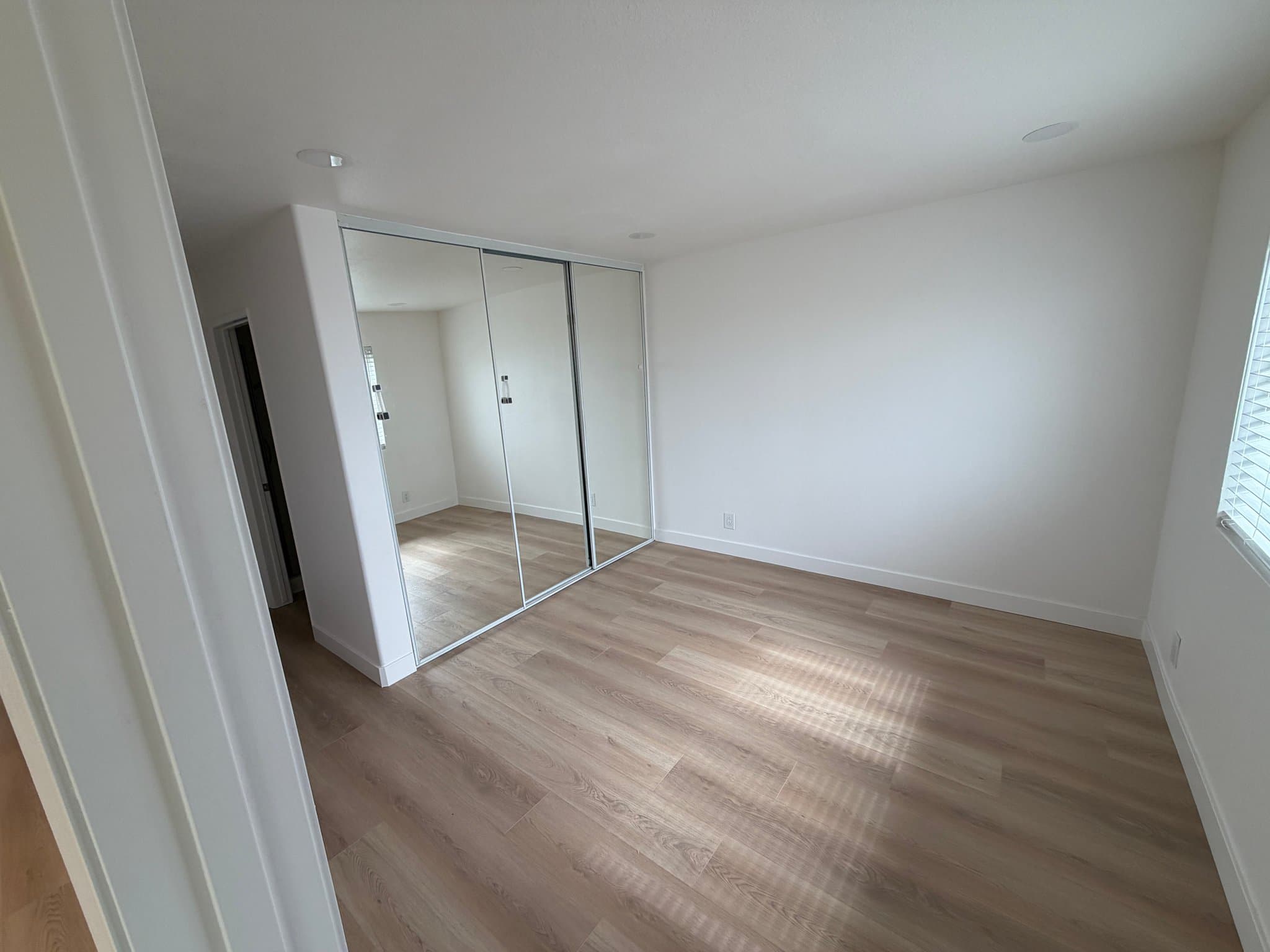 Port Hueneme Condo: 284 E Surfside Dr