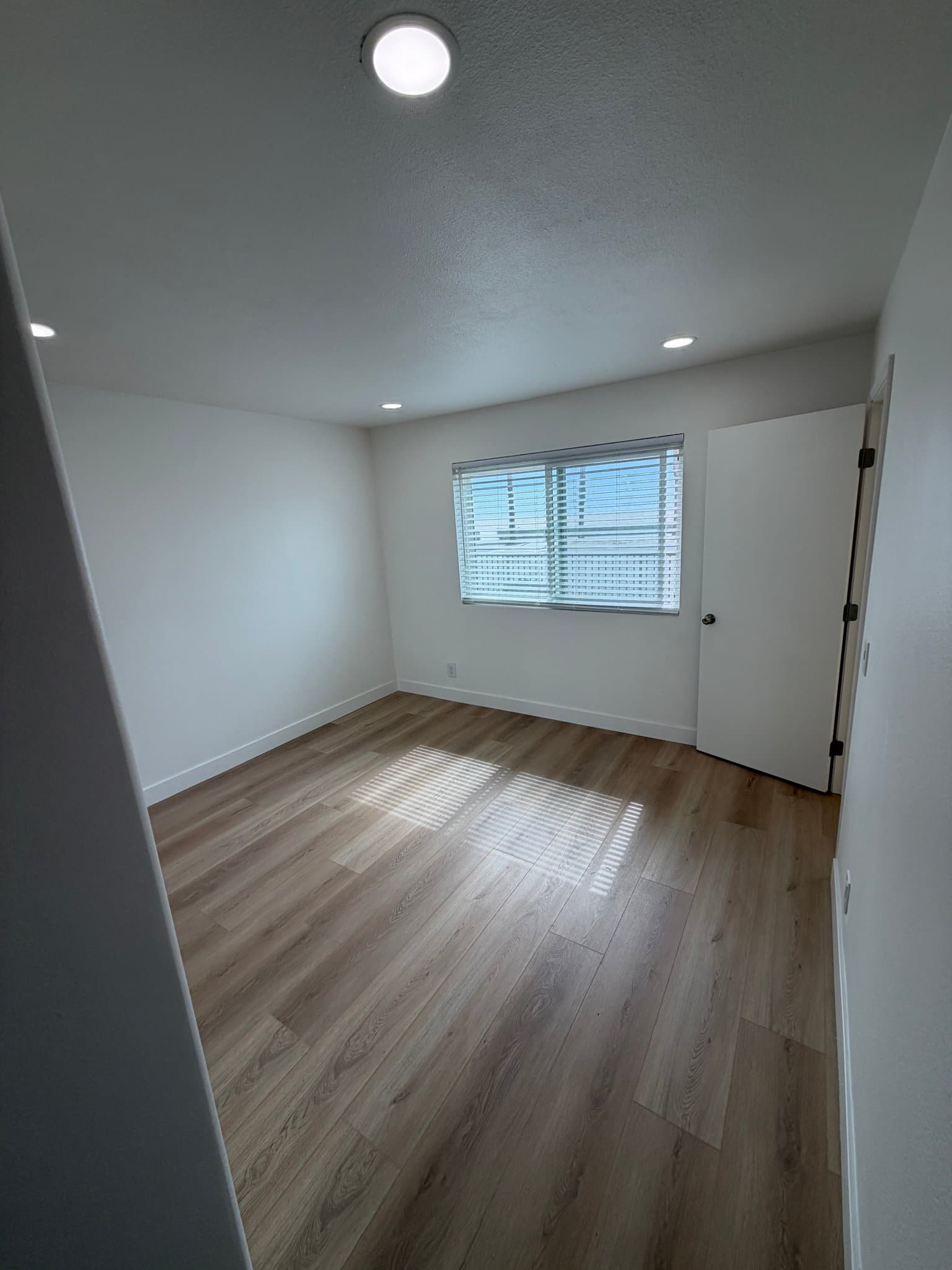 Port Hueneme Condo: 284 E Surfside Dr