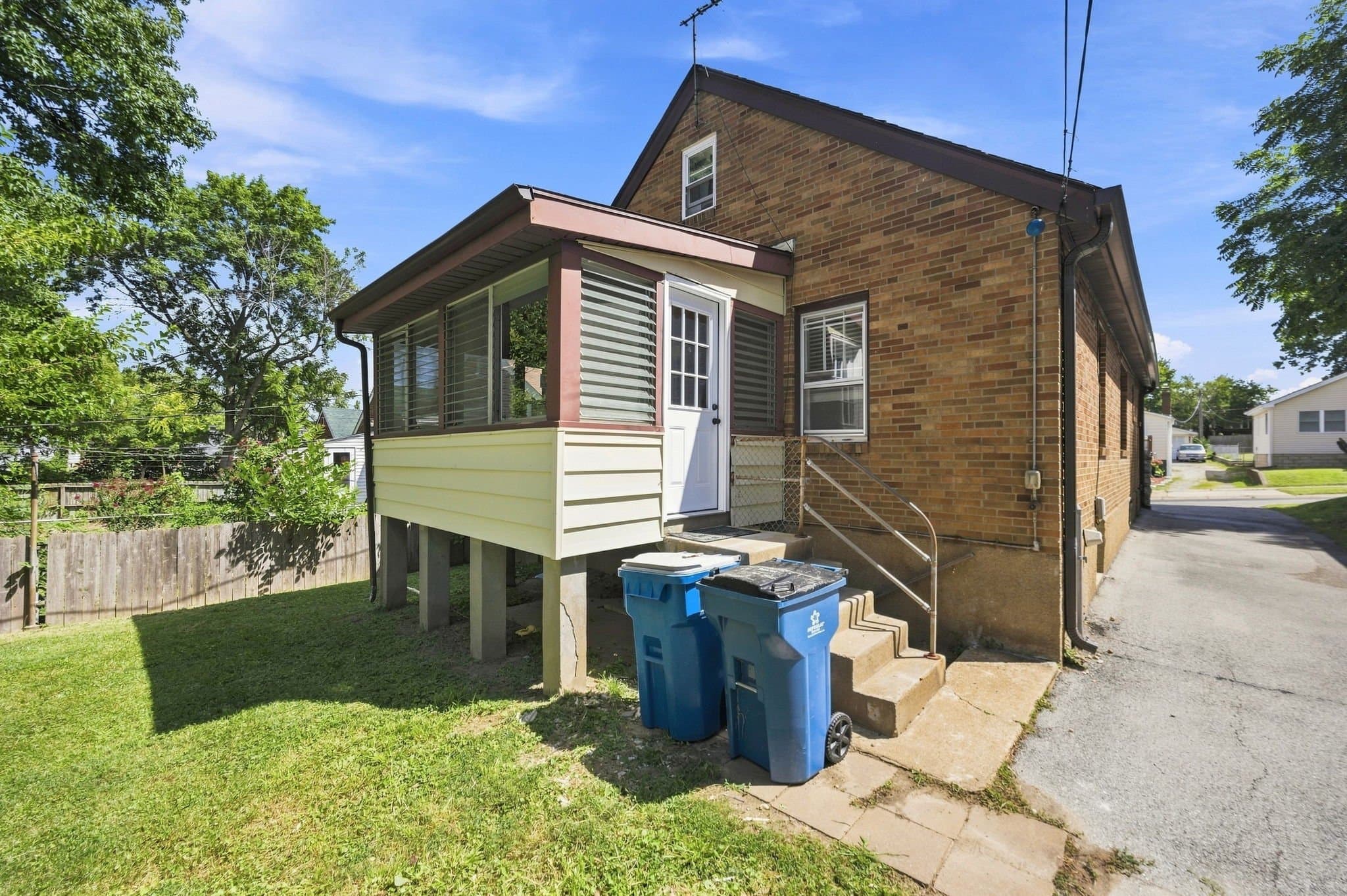 Saint Louis House: 8523 Philo Ave