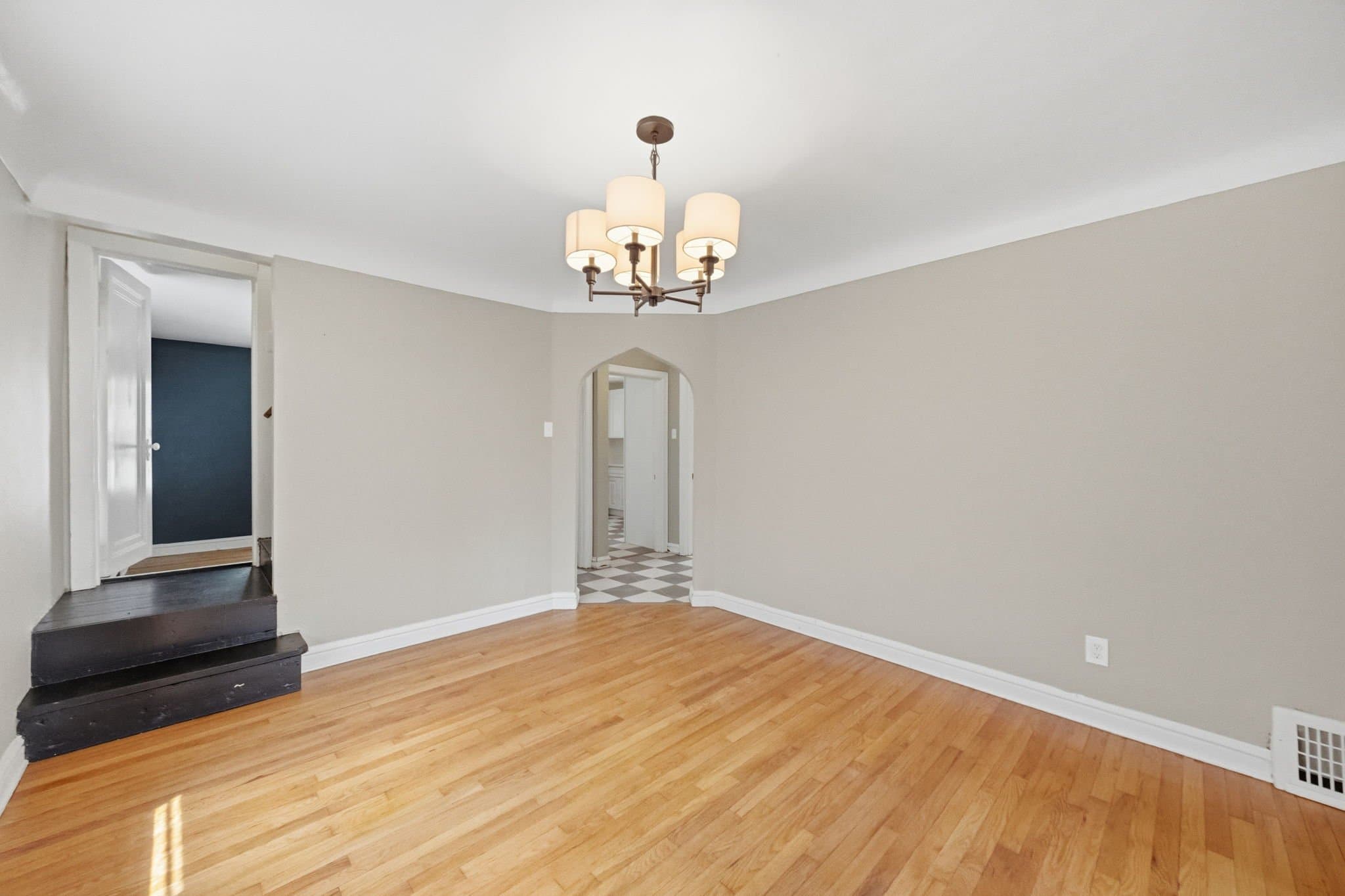 Saint Louis House: 8523 Philo Ave