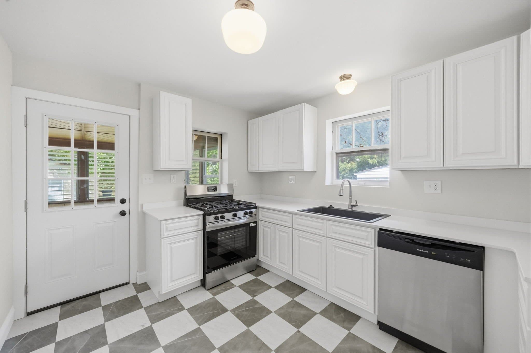 Saint Louis House: 8523 Philo Ave