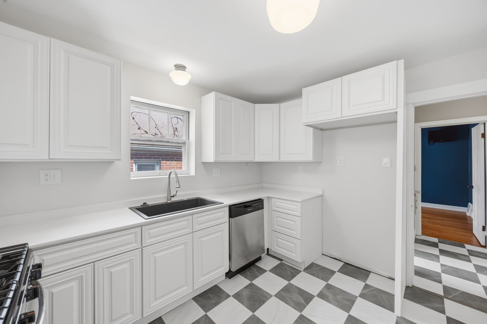 Saint Louis House: 8523 Philo Ave