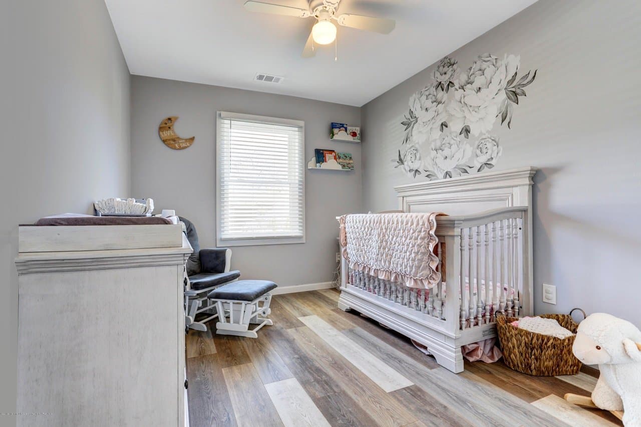 Freehold House: 23 Fulton St