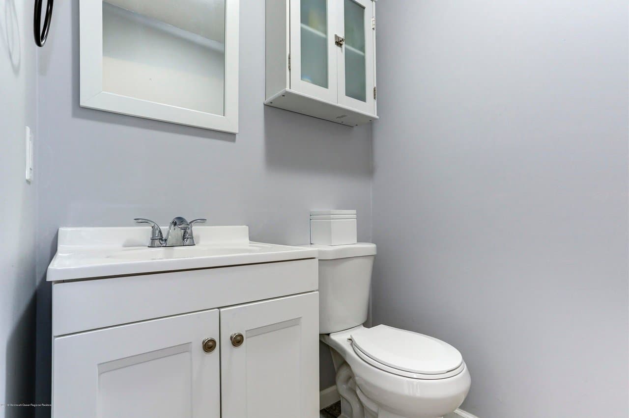 Freehold House: 23 Fulton St