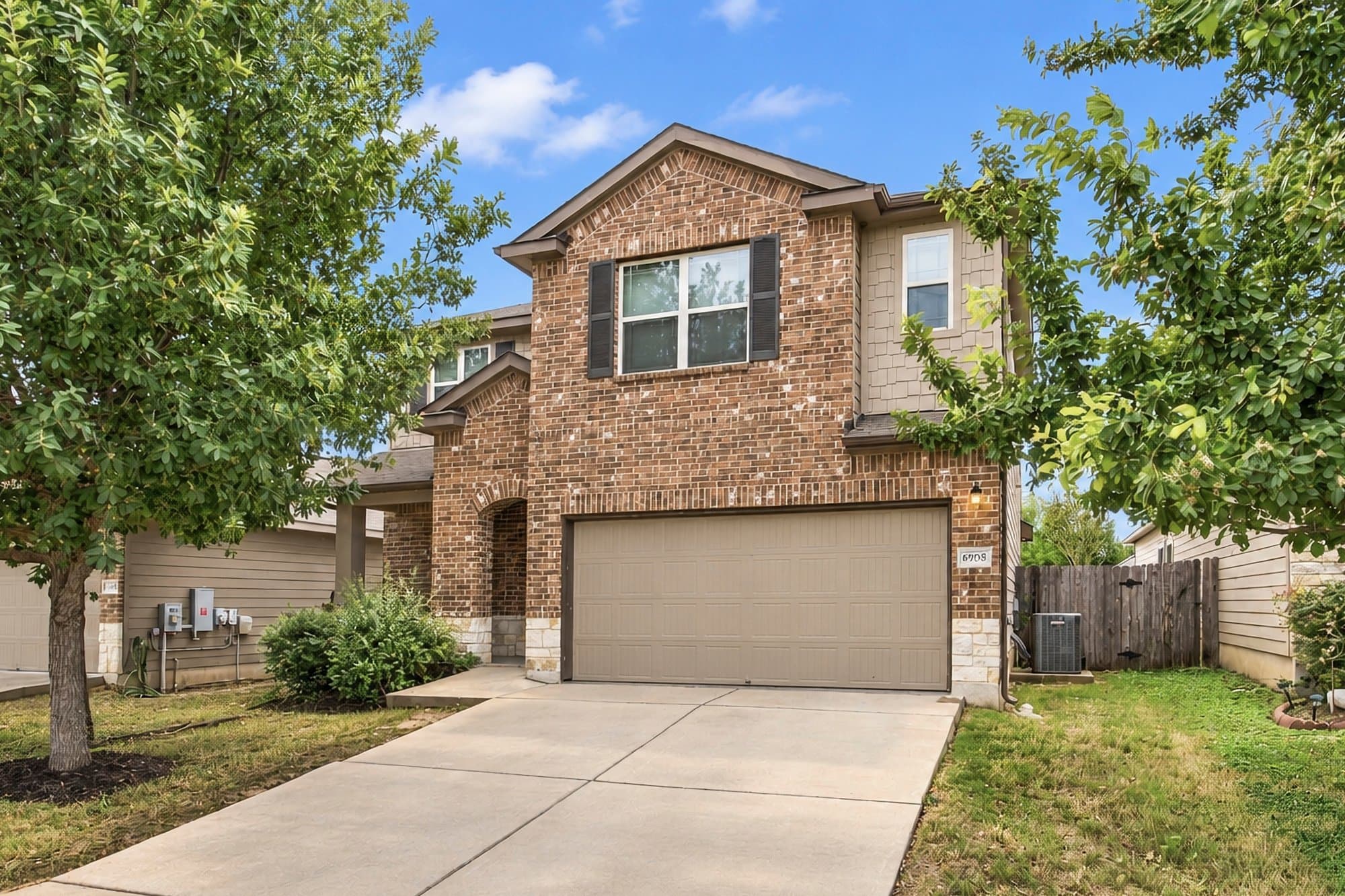 Austin House: 6908 Vail Ridge St