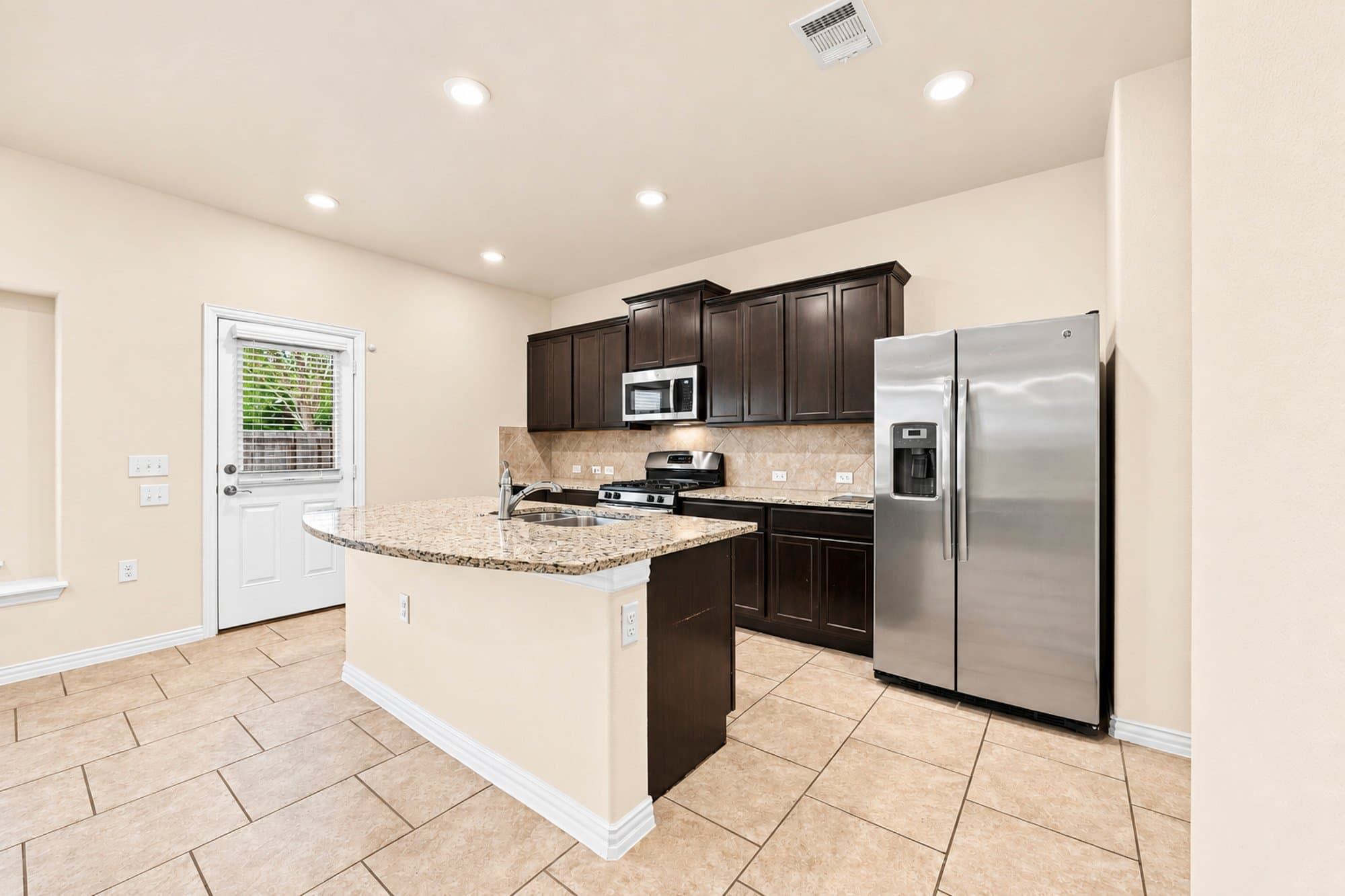 Austin House: 6908 Vail Ridge St