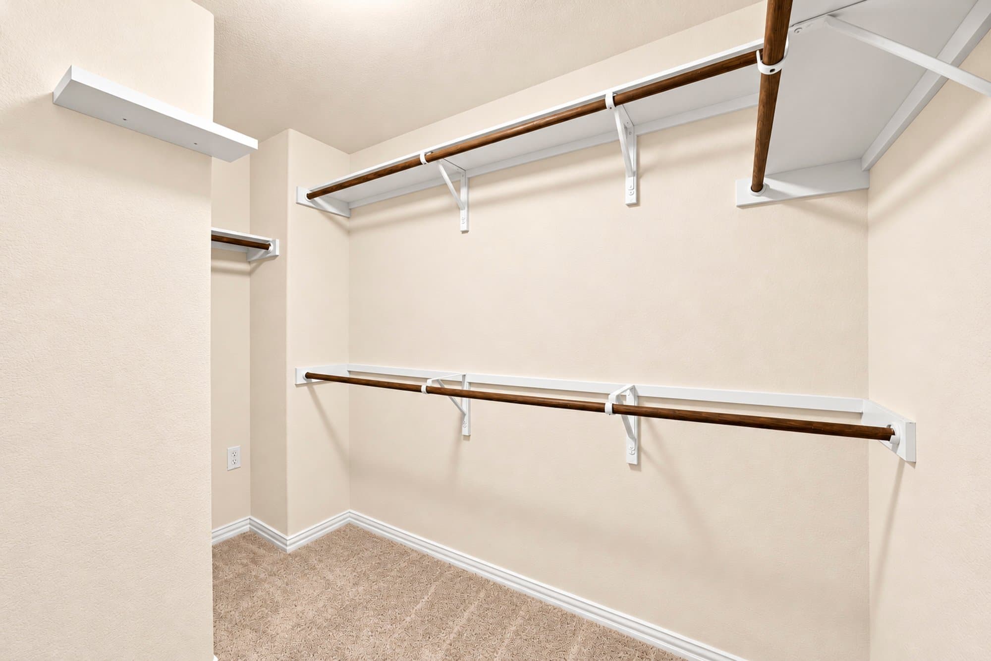 Austin House: 6908 Vail Ridge St