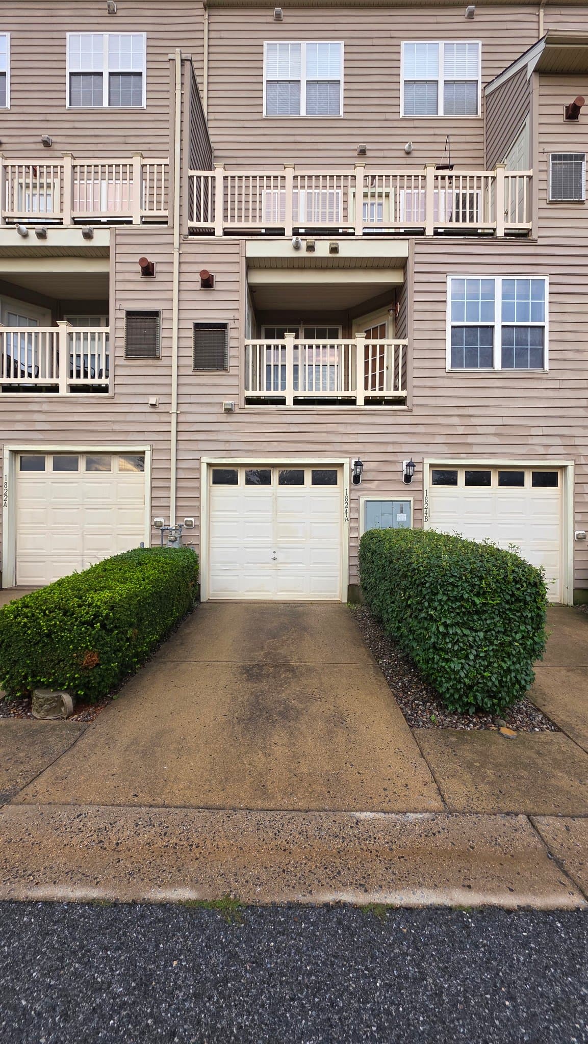 Frederick Condo: 1824a Wheyfield Dr