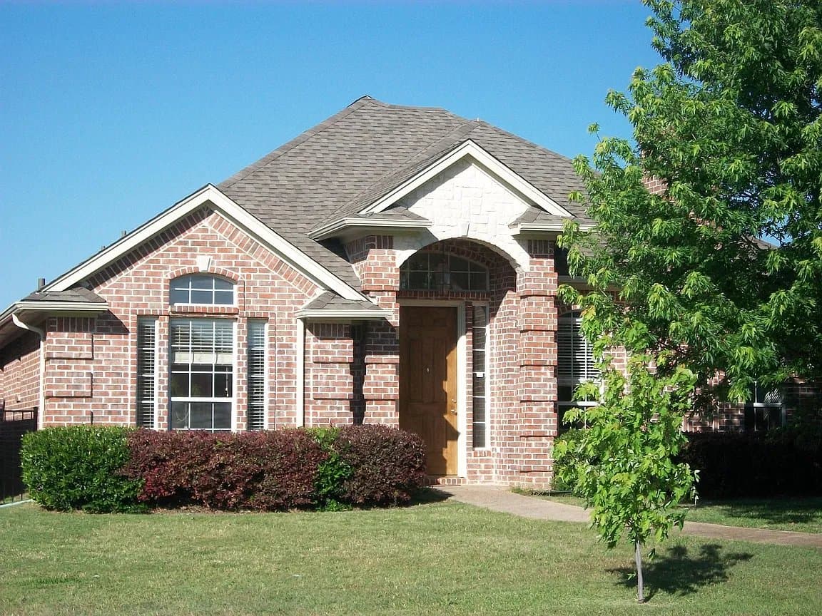 Fort Worth House: 9549 Fair Haven St