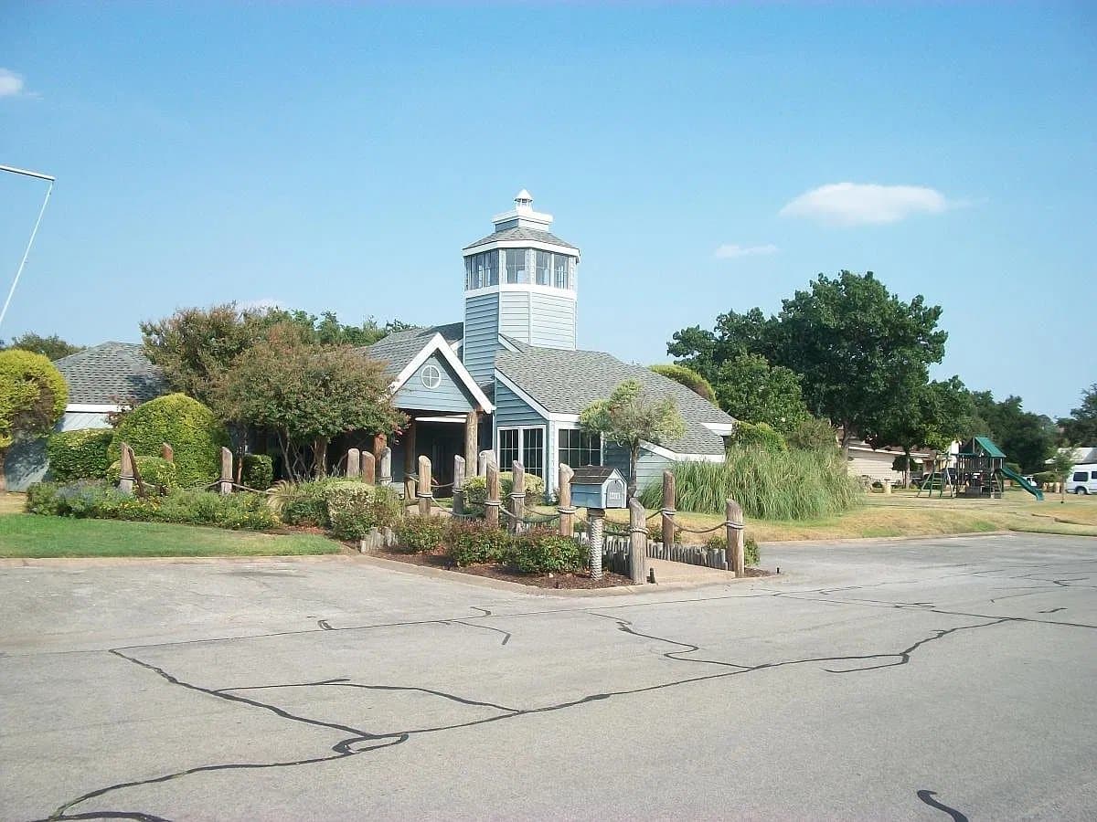 Fort Worth House: 9549 Fair Haven St