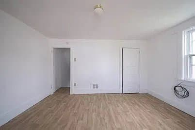 Brackenridge Multiplex: 809-811 Vermont Way