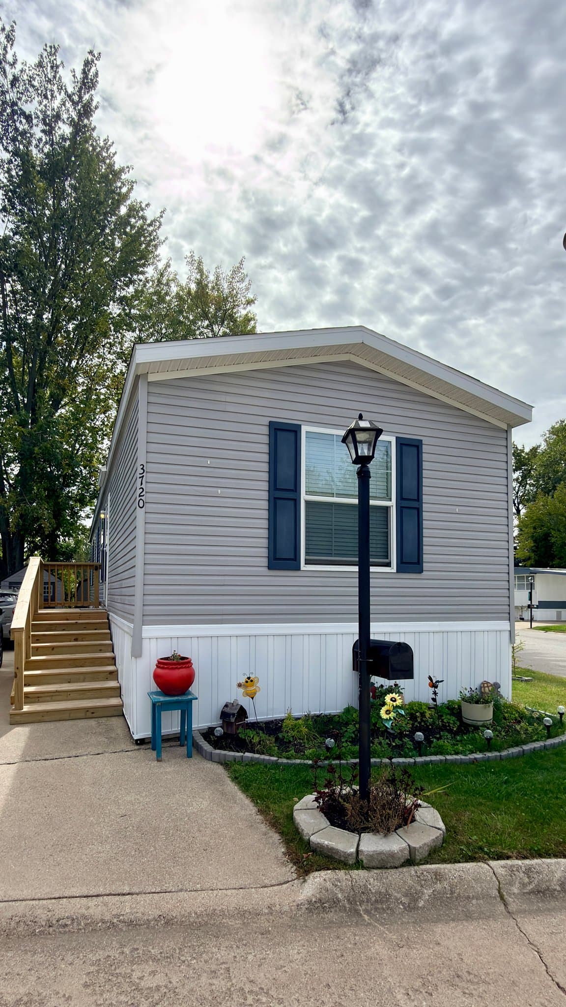Midland House: 3720 Mercury Ct