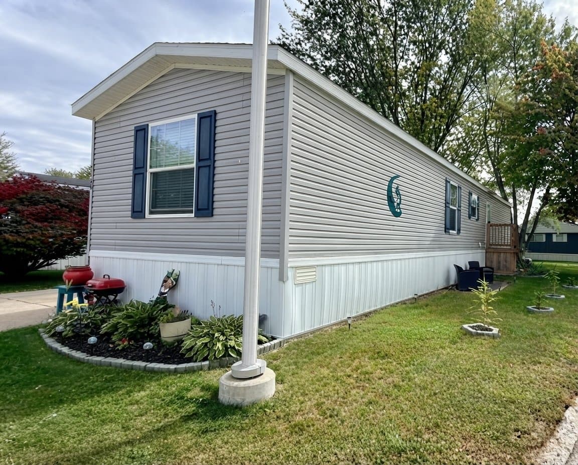 Midland House: 3720 Mercury Ct
