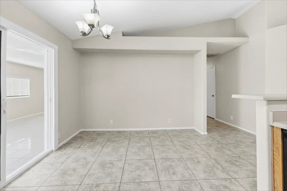 Glendale House: 8012 W Stella Ave