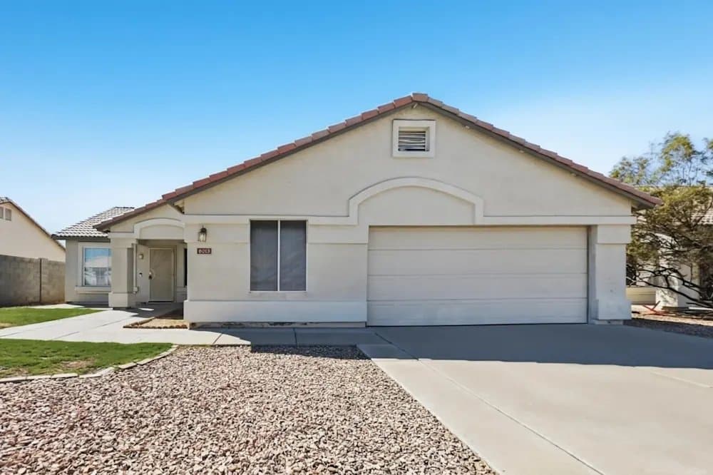 Glendale House: 8012 W Stella Ave