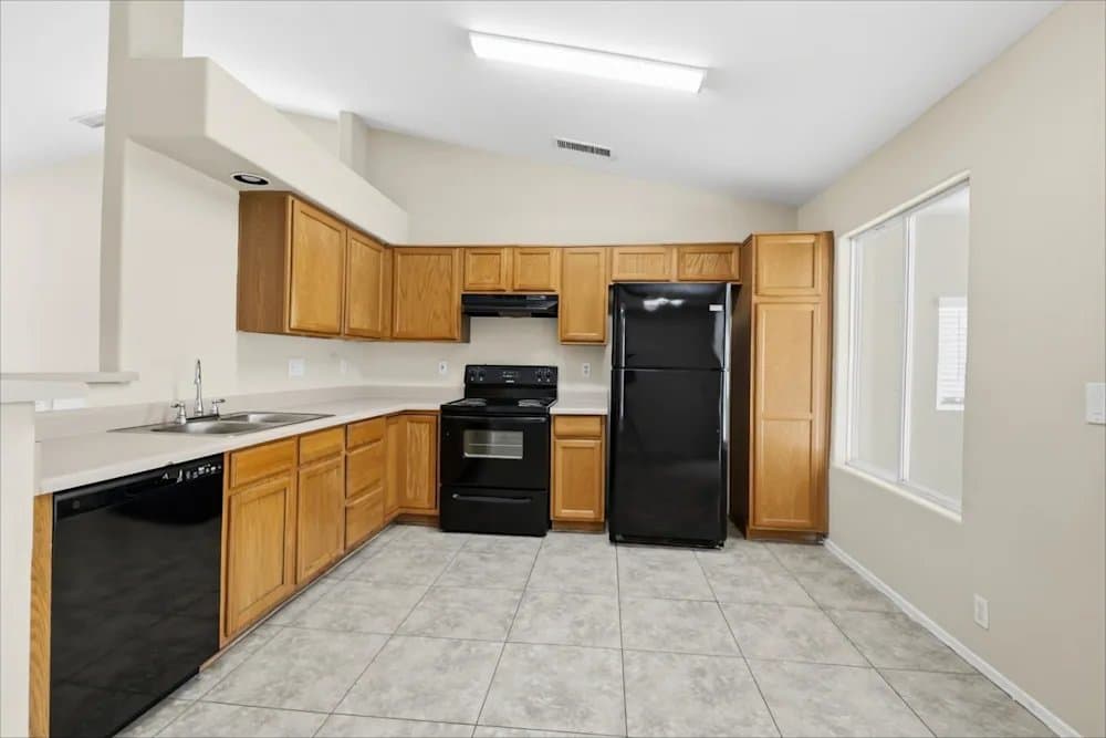 Glendale House: 8012 W Stella Ave