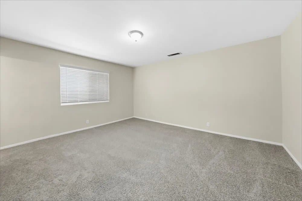 Glendale House: 8012 W Stella Ave