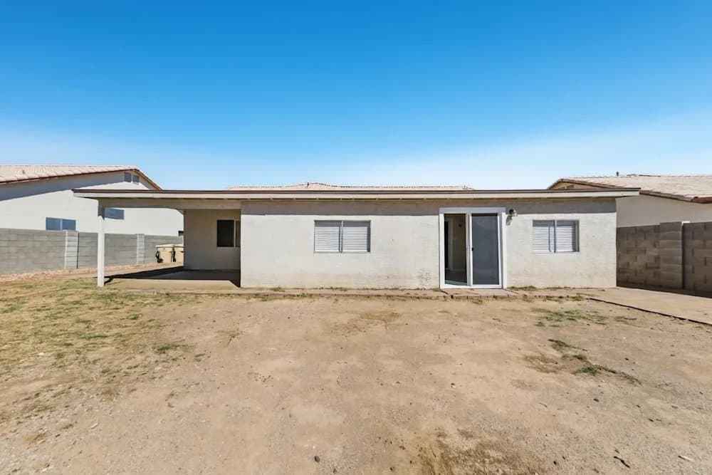 Glendale House: 8012 W Stella Ave