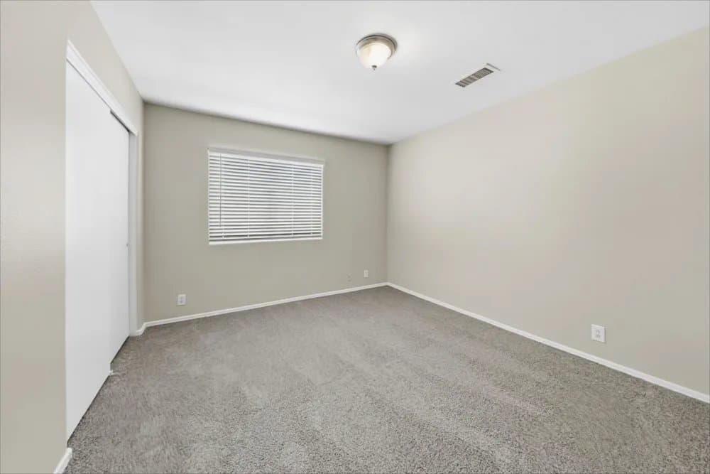 Glendale House: 8012 W Stella Ave
