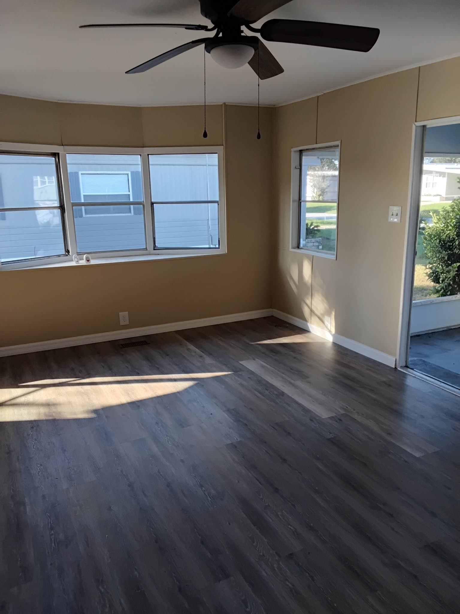 Brooksville House: 14265 Midfield St