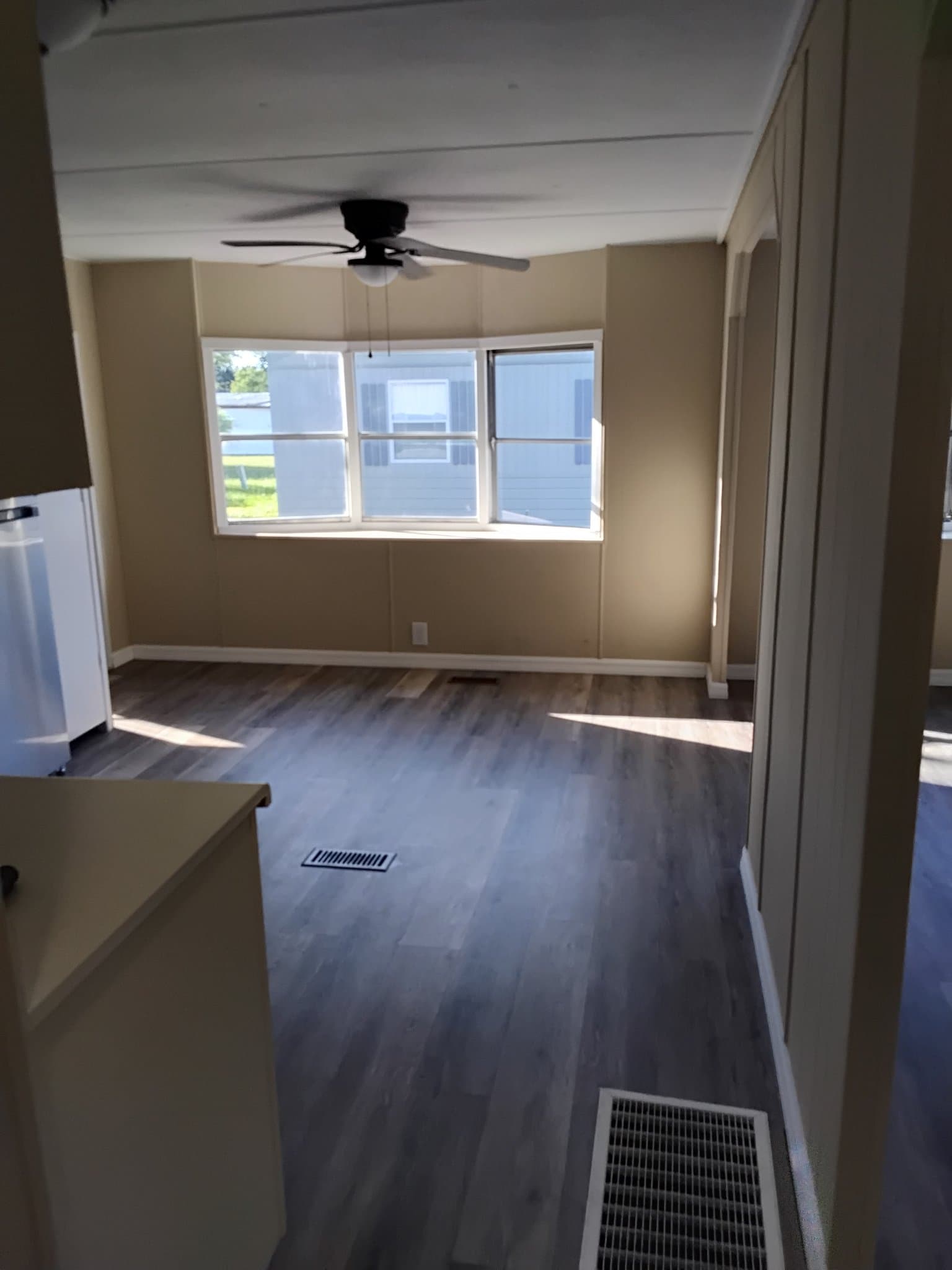 Brooksville House: 14265 Midfield St