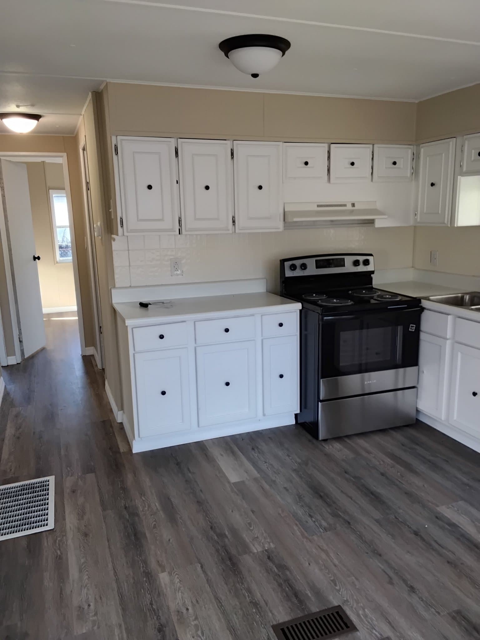 Brooksville House: 14265 Midfield St