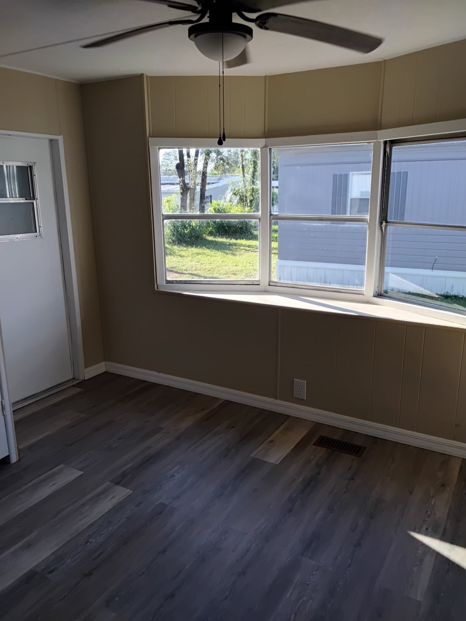 Brooksville House: 14265 Midfield St