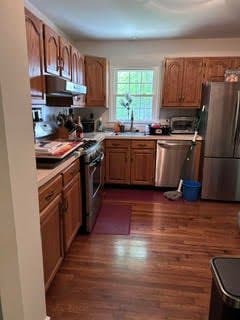 Newtown House: 59 Bear Hills Rd