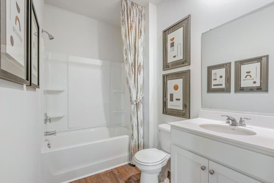 Ladson House: 359 Feldspar Ln