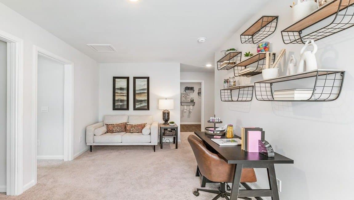 Ladson House: 359 Feldspar Ln