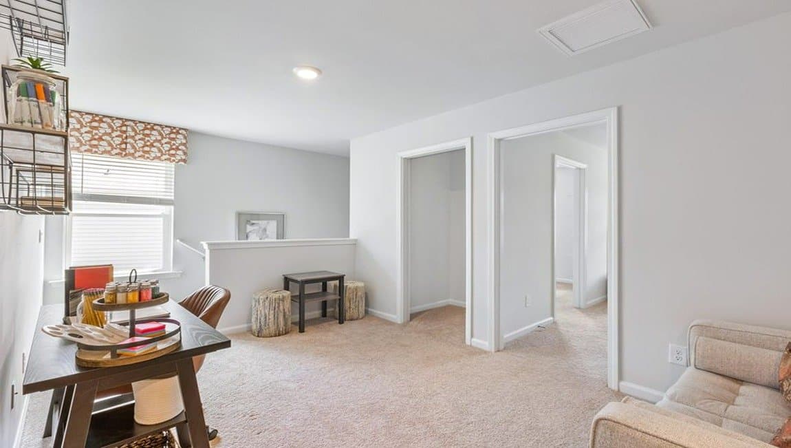 Ladson House: 359 Feldspar Ln