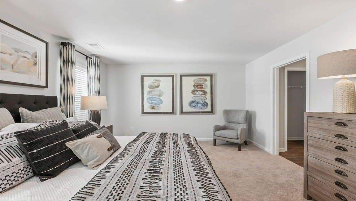Ladson House: 359 Feldspar Ln