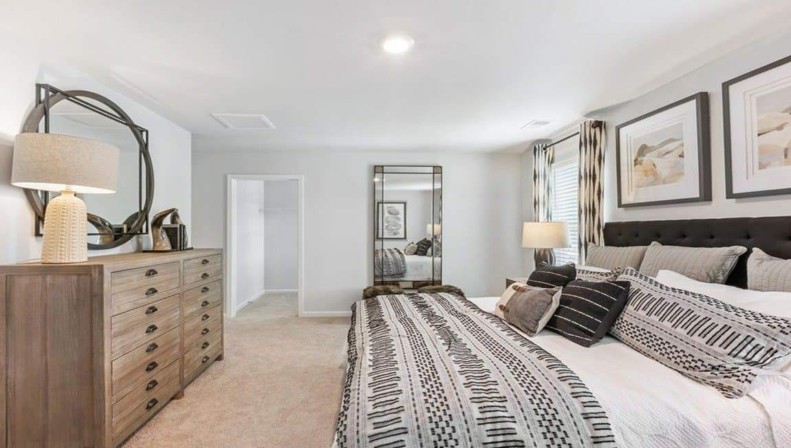 Ladson House: 359 Feldspar Ln