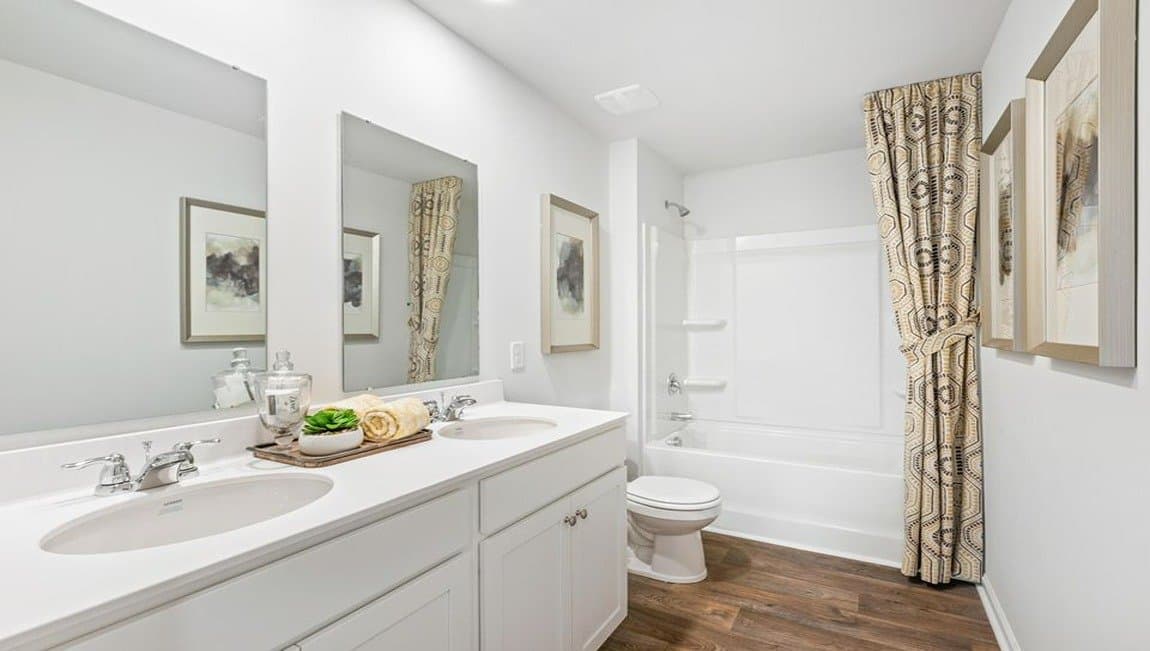 Ladson House: 359 Feldspar Ln