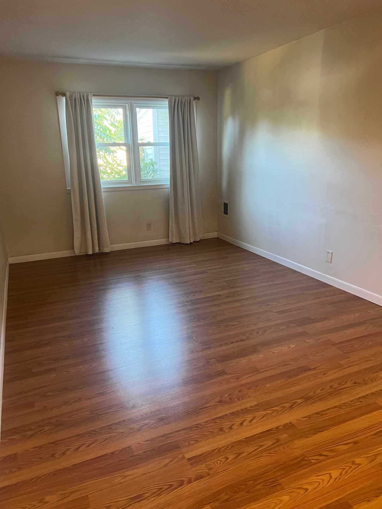 Woburn Apartment: 15 west st