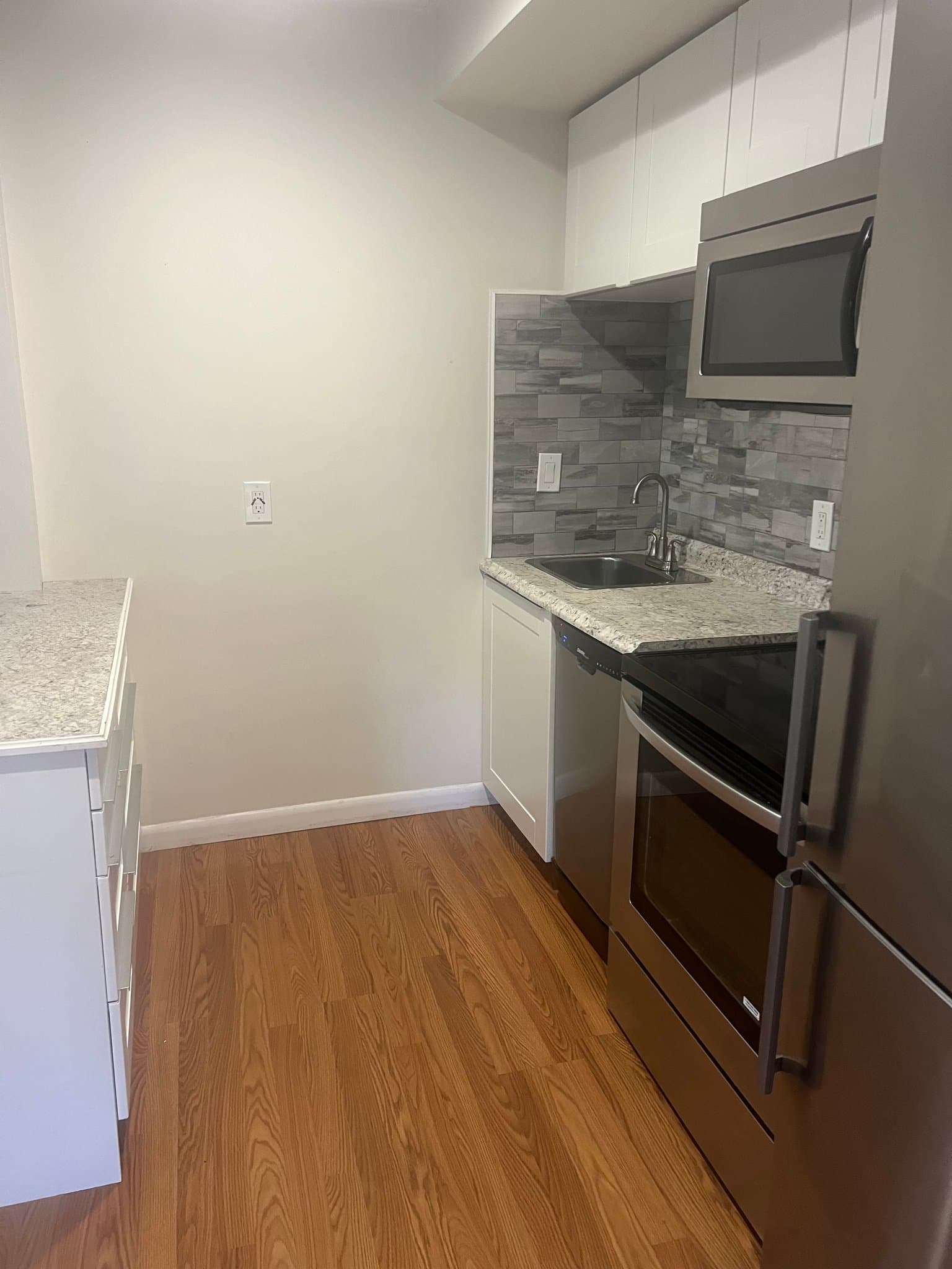Woburn Apartment: 15 west st