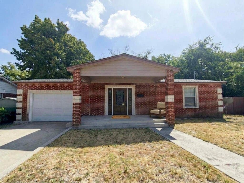 Copperas Cove House: 503 S 2nd St