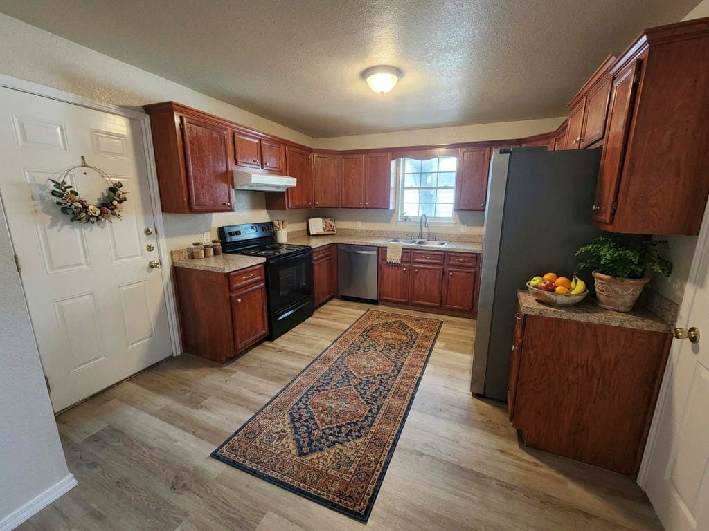 Copperas Cove House: 503 S 2nd St