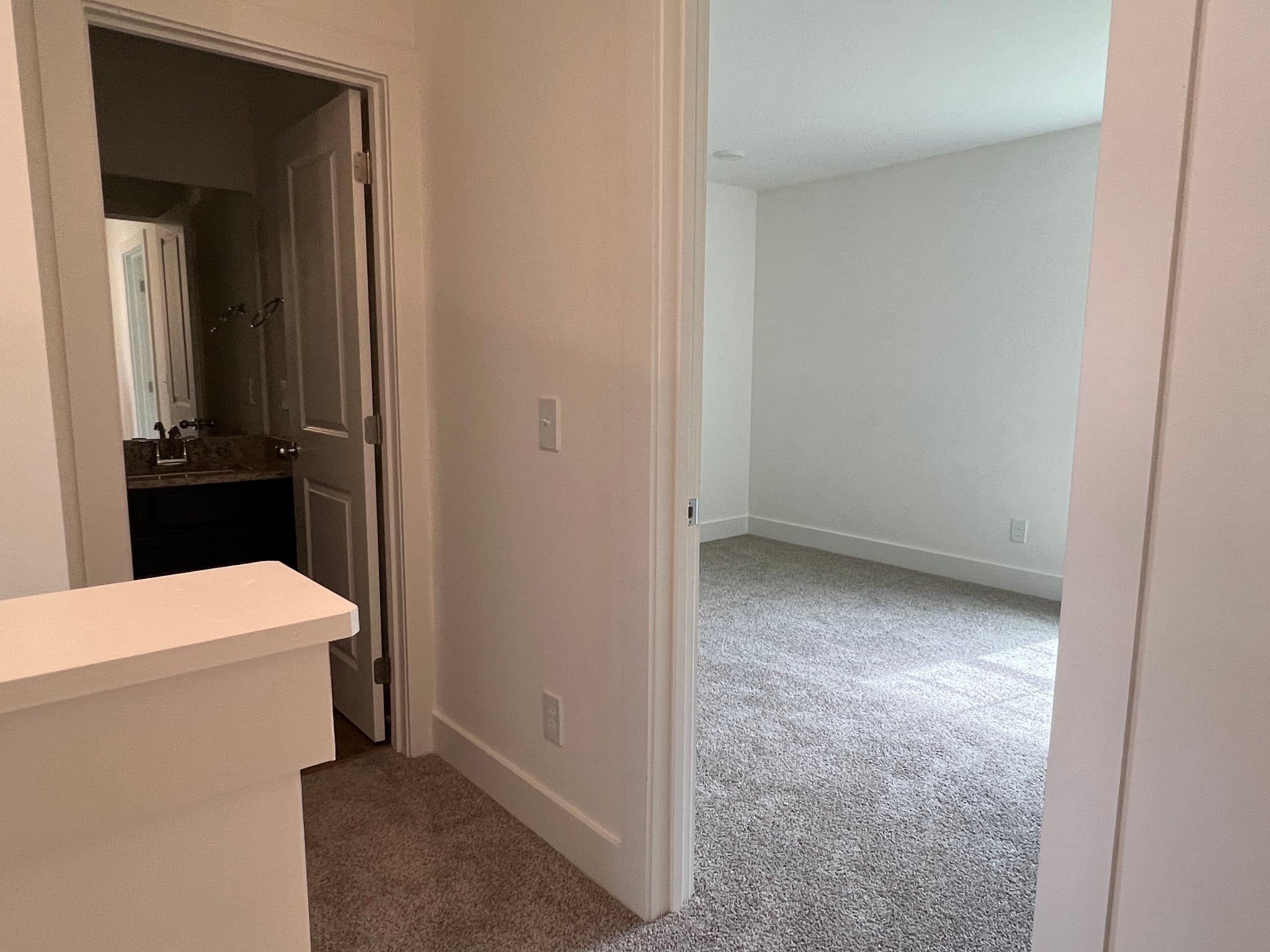 Woodbury Townhome: 20 East Mason Court