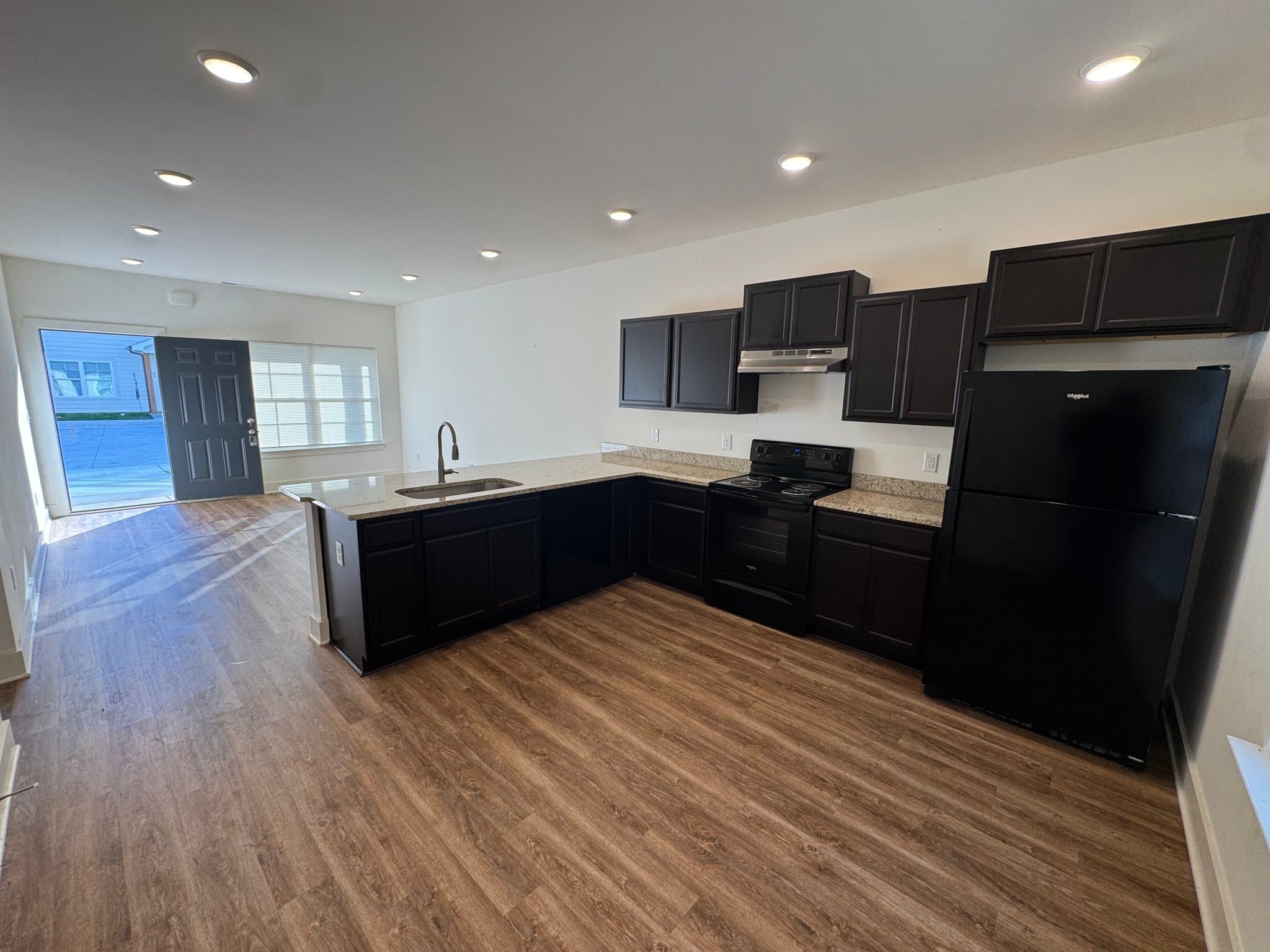 Woodbury Townhome: 18 East Mason Court