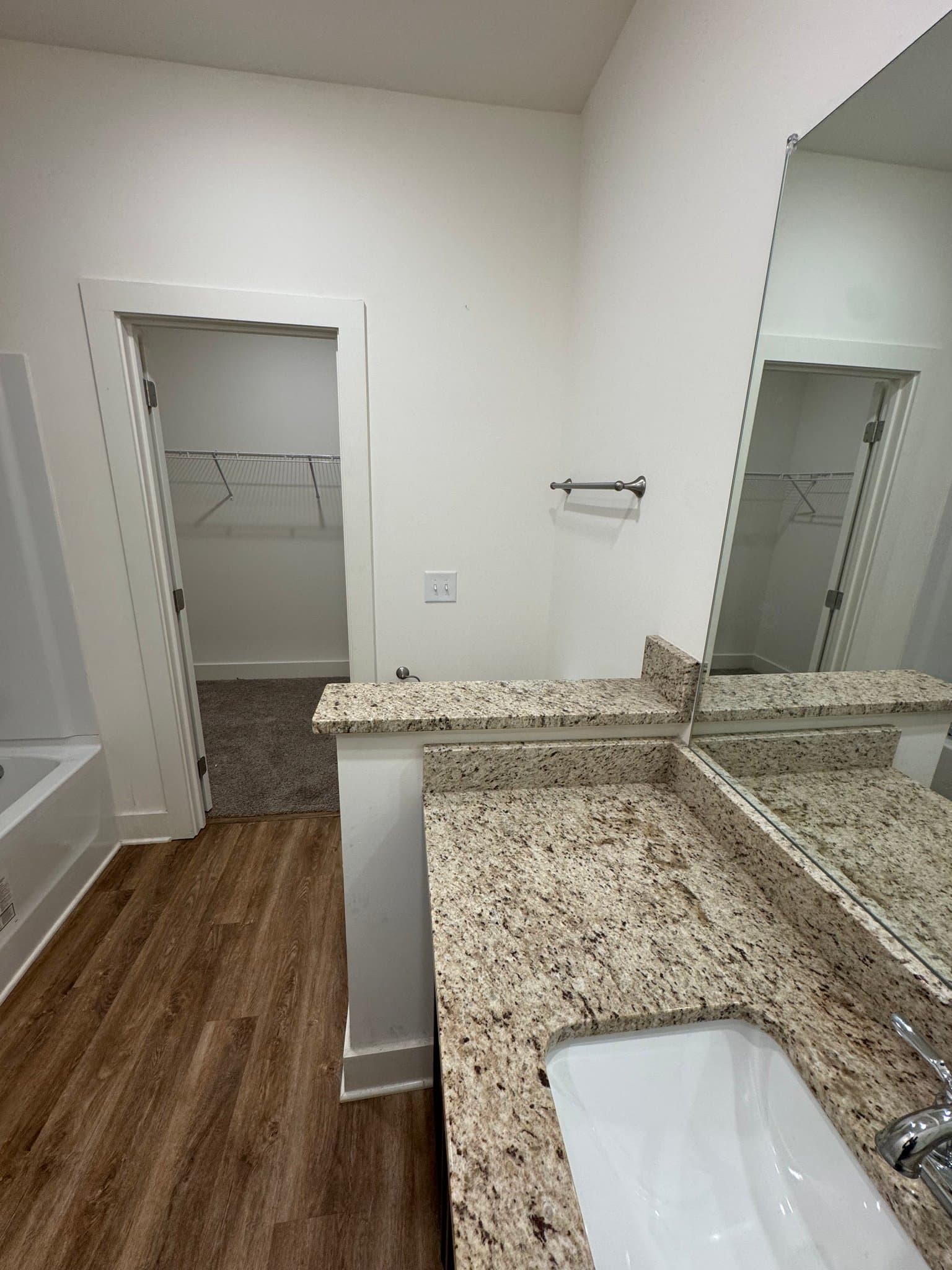 Woodbury Townhome: 18 East Mason Court