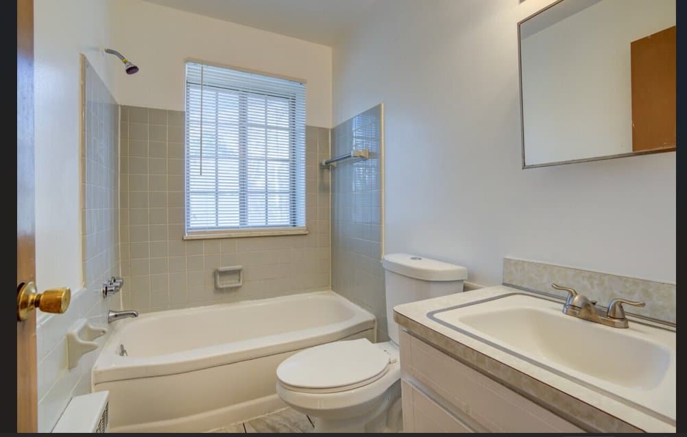 Detroit Apartment: 4865 Cadieux Road